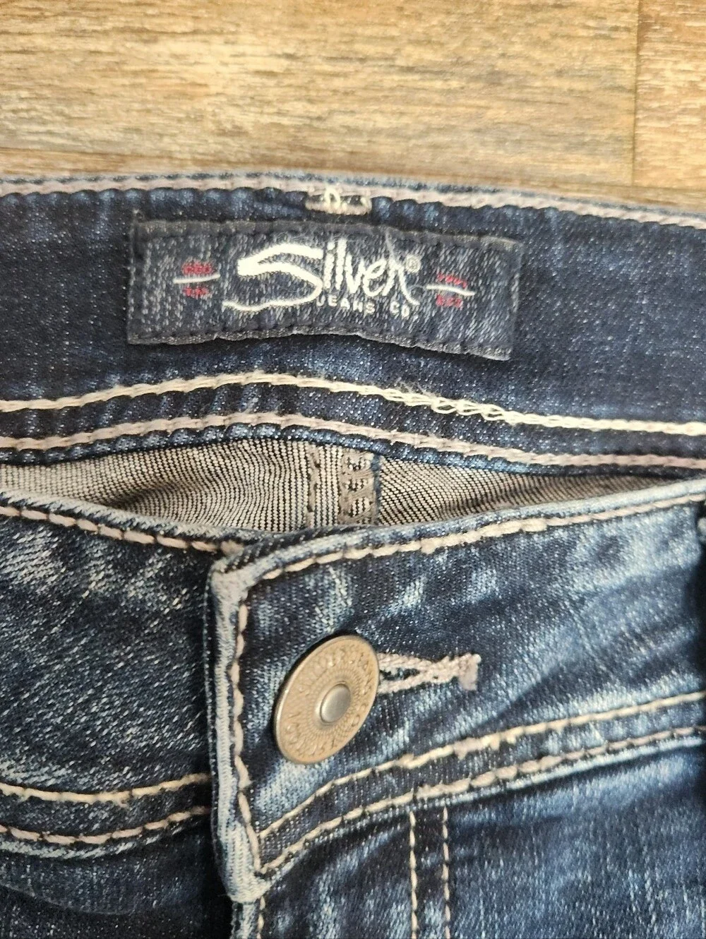 Silver Jeans Co Elyse Slim Bootcut Mid Rise Jeans Size 31